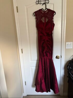 Xscape Burgundy Iridescent Lace-Detail Mermaid Prom Evening Gown